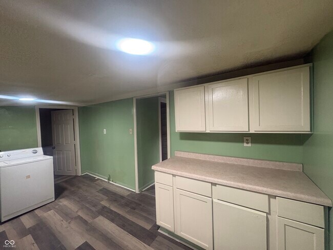 Foto del edificio - 4615 E 30th St