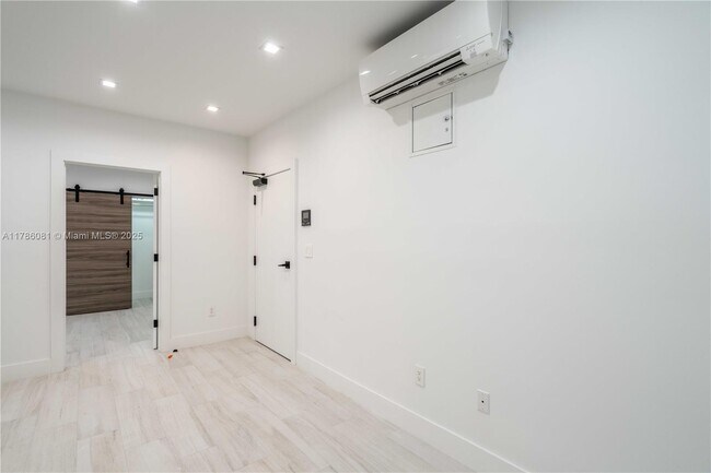 Foto del edificio - 960 Jefferson Ave