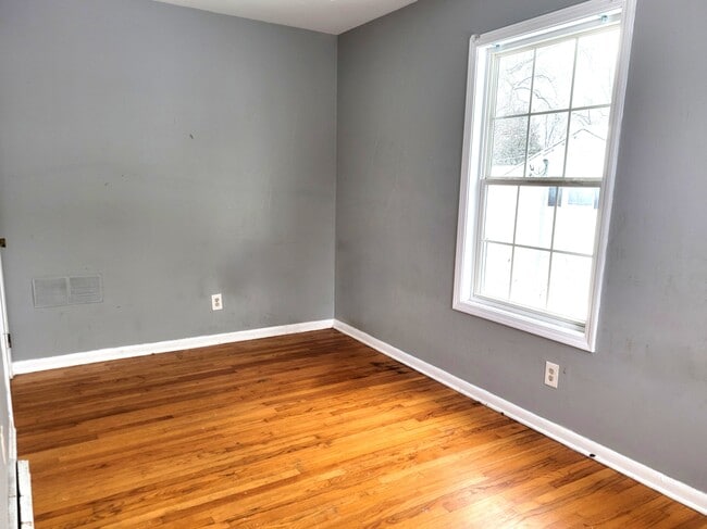 Foto del edificio - 319 N Hugh St