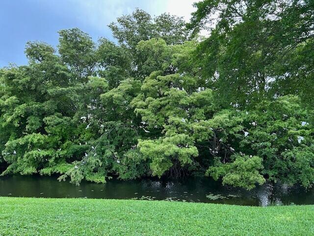 Foto del edificio - 200 Lake Carol Dr