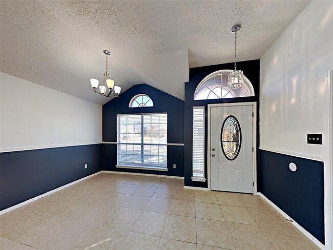 Building Photo - 7911 Clear Fork Trail