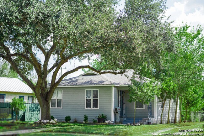 Building Photo - Adorable Highland Park Bungalow for Rent
