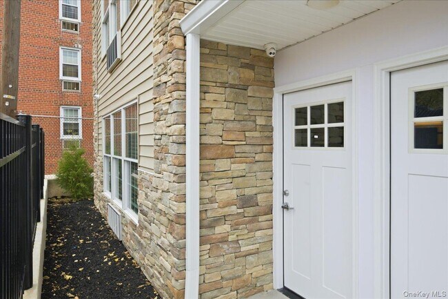 Foto del edificio - 71 N Main St