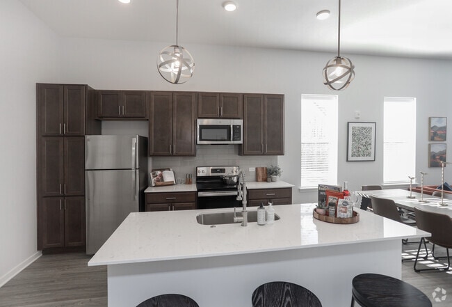 1HAB, 1BA - 794 ft² - Pullman Pointe