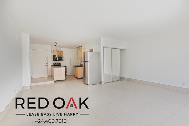 Building Photo - 3949 Los Feliz Blvd