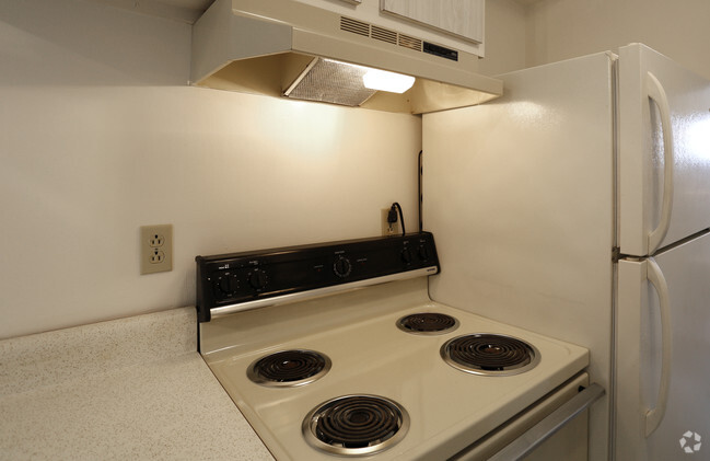 Cocina - Quail Hollow and Sherwood Knoll Apartments