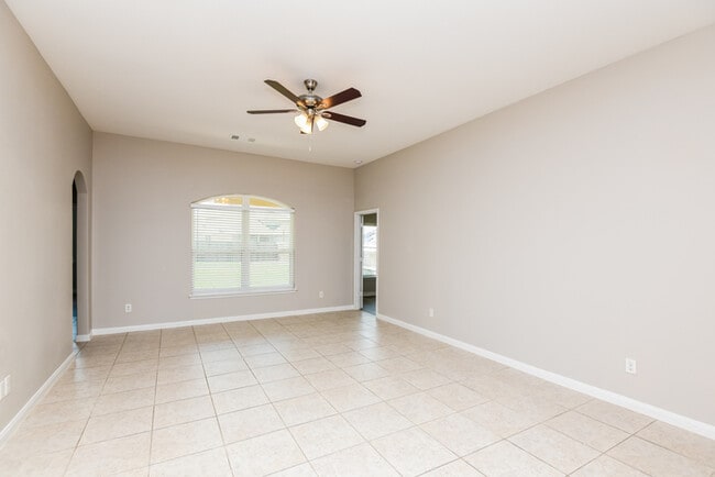 Foto del edificio - 13120 Tower Ln