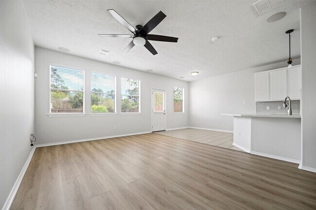 Foto del edificio - 235 W Stedhill Loop