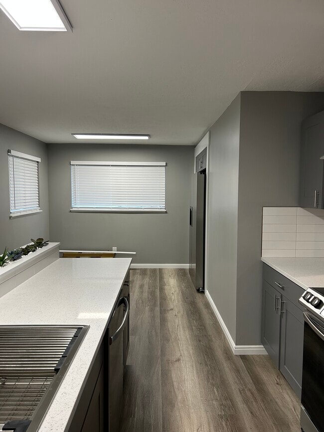 Building Photo - 4803 S Memory Ln