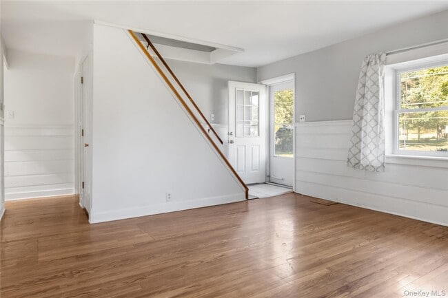 Foto del edificio - 13 Strack Rd