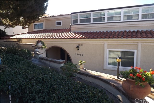 Building Photo - 25062 Alicia Dr
