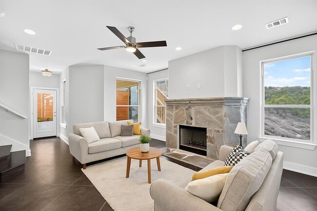 Building Photo - 10624 Lake Park Dr