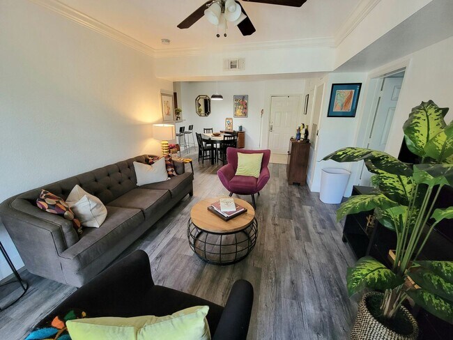 Building Photo - WELCOME HOME TO THE GRANDE!