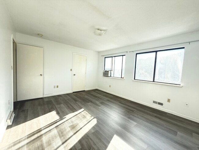 Building Photo - 9 Jewett St