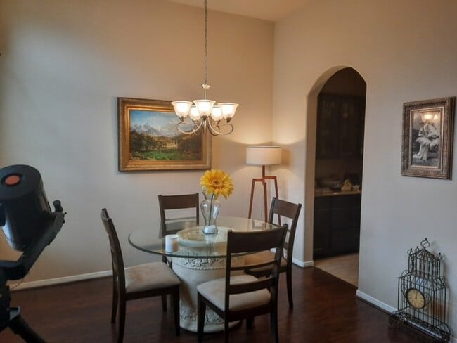 Building Photo - 2459 Garden Falls Dr