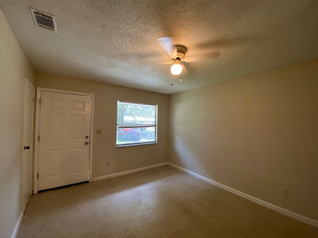 Foto del edificio - 37845 Crystal Way