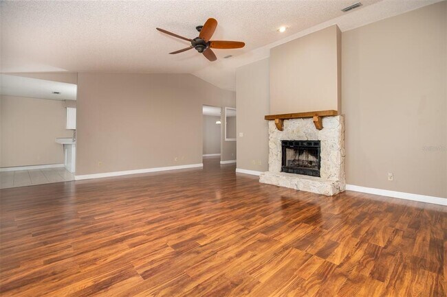 Building Photo - 3449 Lake Shore Ln