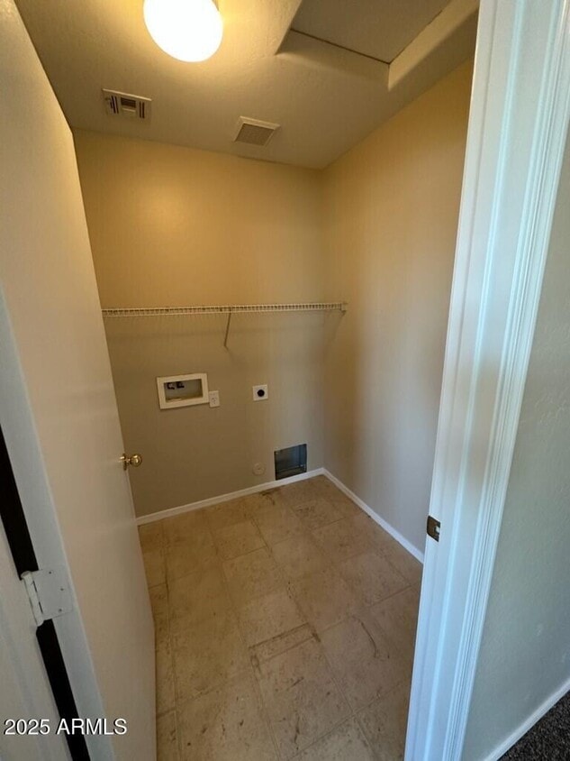 Foto principal - 23811 W Desert Bloom St