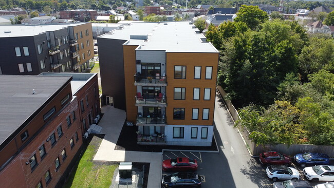 Building Photo - 209 Queen St