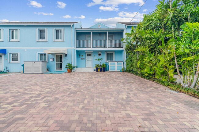 Foto del edificio - 718 Rider Rd