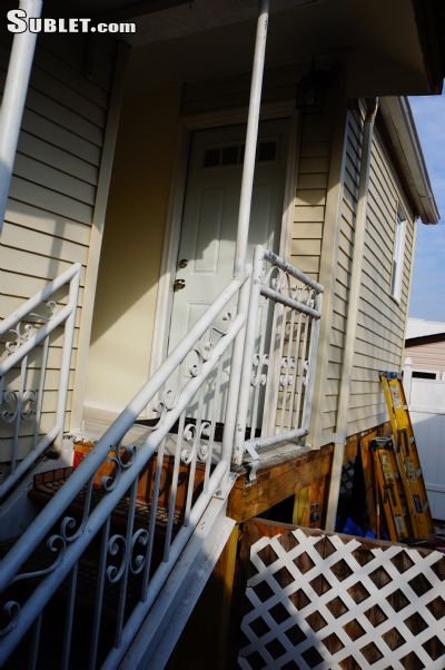 Building Photo - 753 Targee St