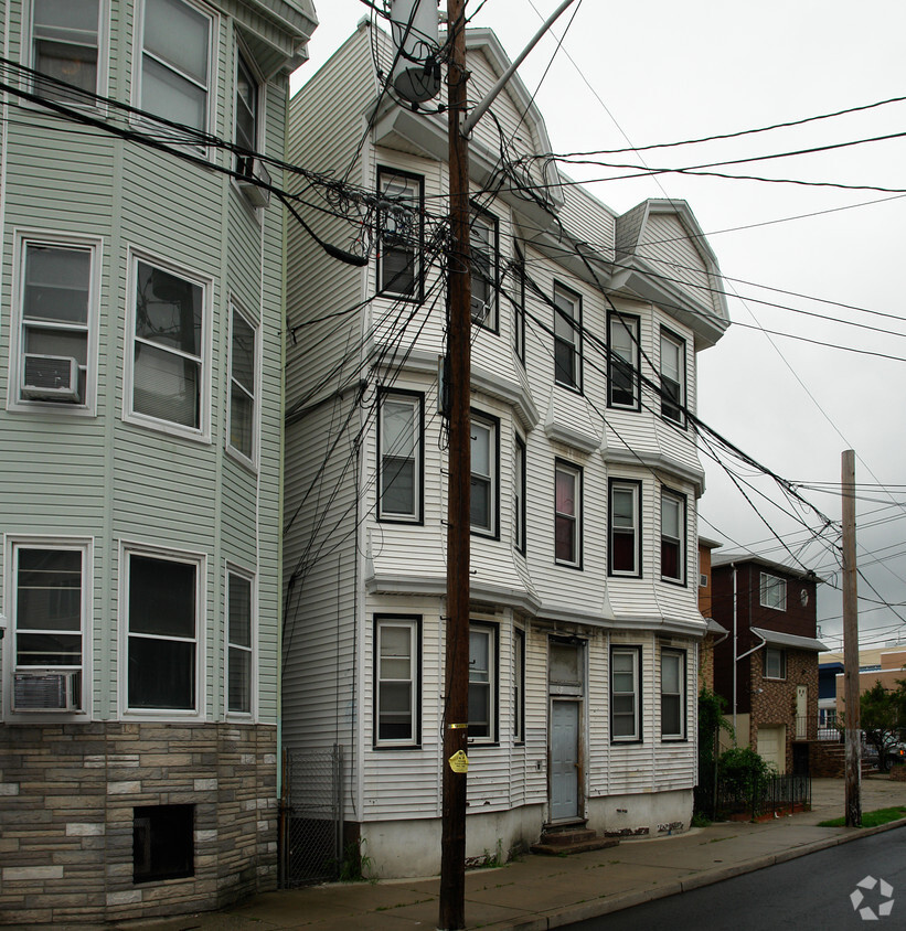 Primary Photo - 18 Franklin Ave