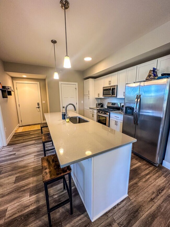Foto del edificio - Beautiful "Like New" Large 2Bd 2Ba condo W/ amazing views of the flatirons!