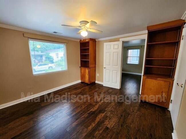 Foto del edificio - 1029 W 38th St