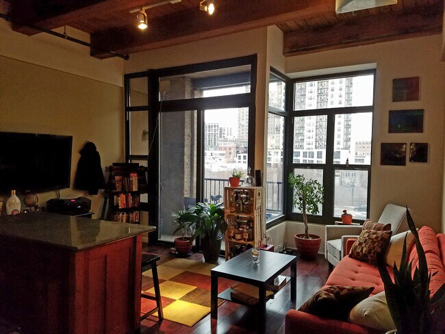 Foto del edificio - 1503 S State St