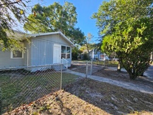 Photo - Wonderful Bungalow Just Renovated! House