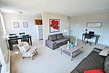 Photo du bâtiment - 185 Lisgar Av