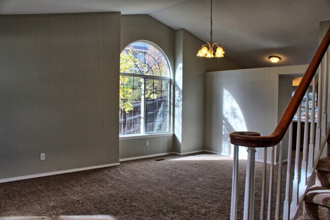 Foto del edificio - 4 bed 3 bath Stonegate home across from park