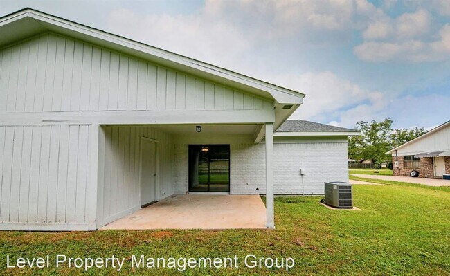 Building Photo - 3 br, 2 bath House - 513 W. Rose Ave.