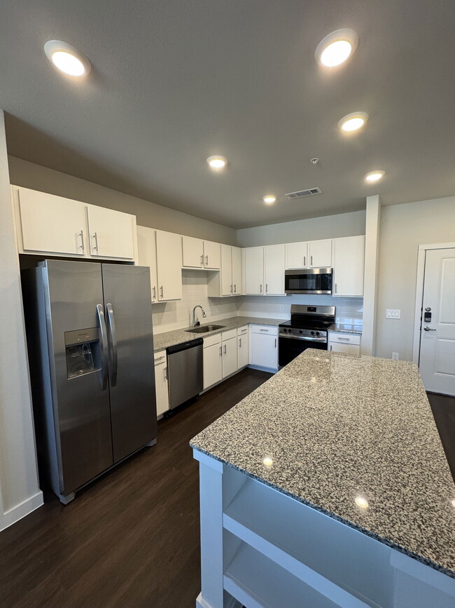 Building Photo - 455 Elevon Pkwy