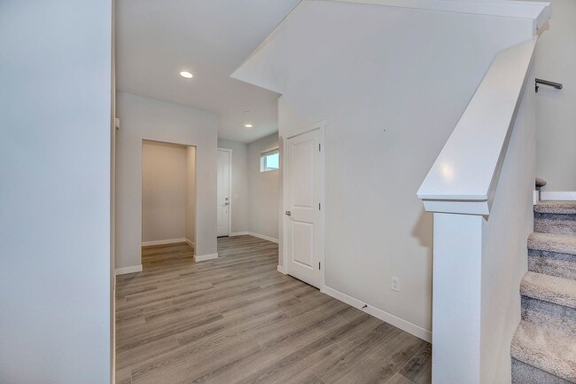 Building Photo - 5 bed 2 bath In Marysville