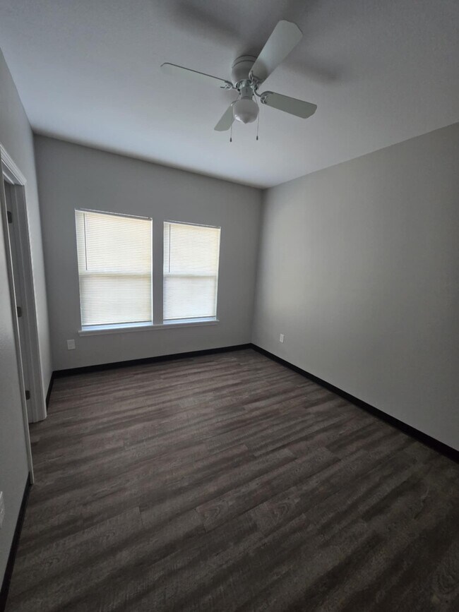 Foto del edificio - 1714 Sayers St