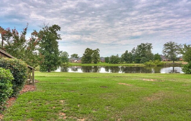 Building Photo - 3013 Parkridge Dr