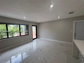 Foto del edificio - 919 NE 4th Ct.