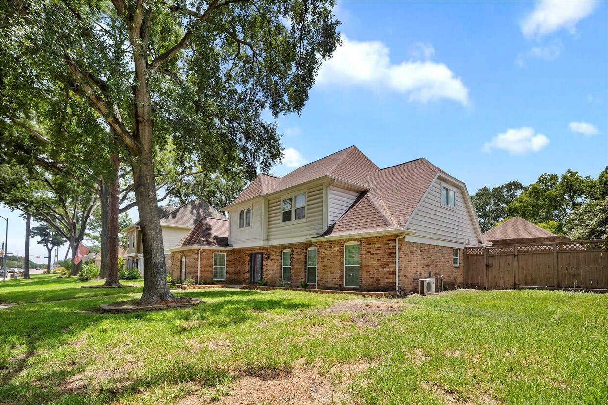 Foto principal - 20103 Britannia Dr