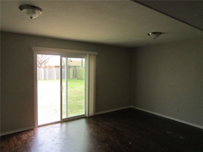 Building Photo - 2606 Arlington Ln