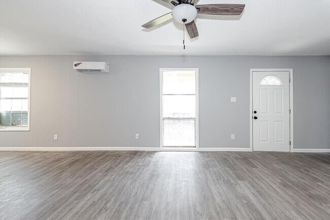 Building Photo - 154 Pine Hollow Ln