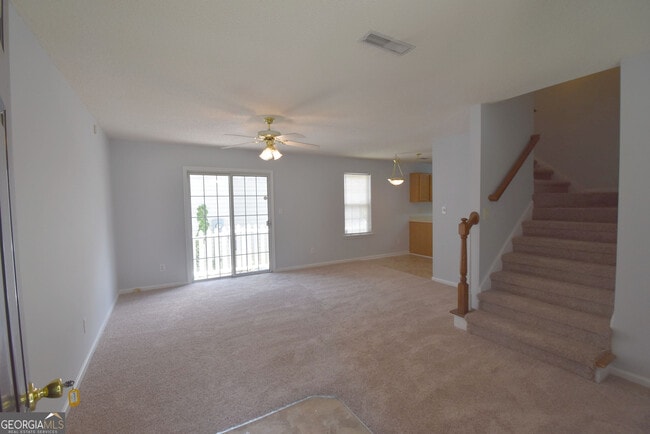 Building Photo - 147 S Fairfield Dr