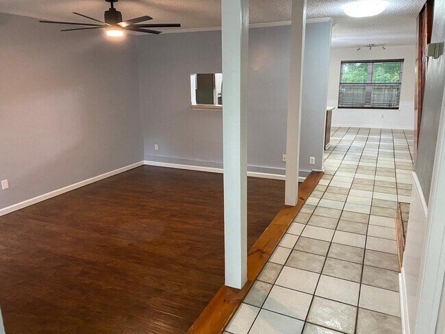 Living room from entrance - 2305 MERL CIRCLE
