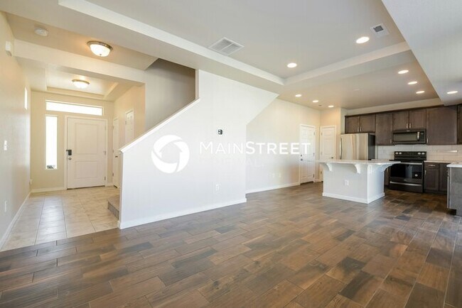 Building Photo - 3 Bedroom Pet-Friendly Home in Denver, CO with Main Street Renewal