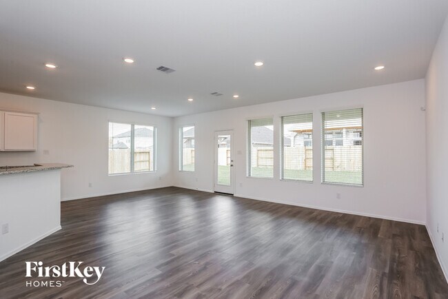 Building Photo - 9011 Willow Rdg Ct