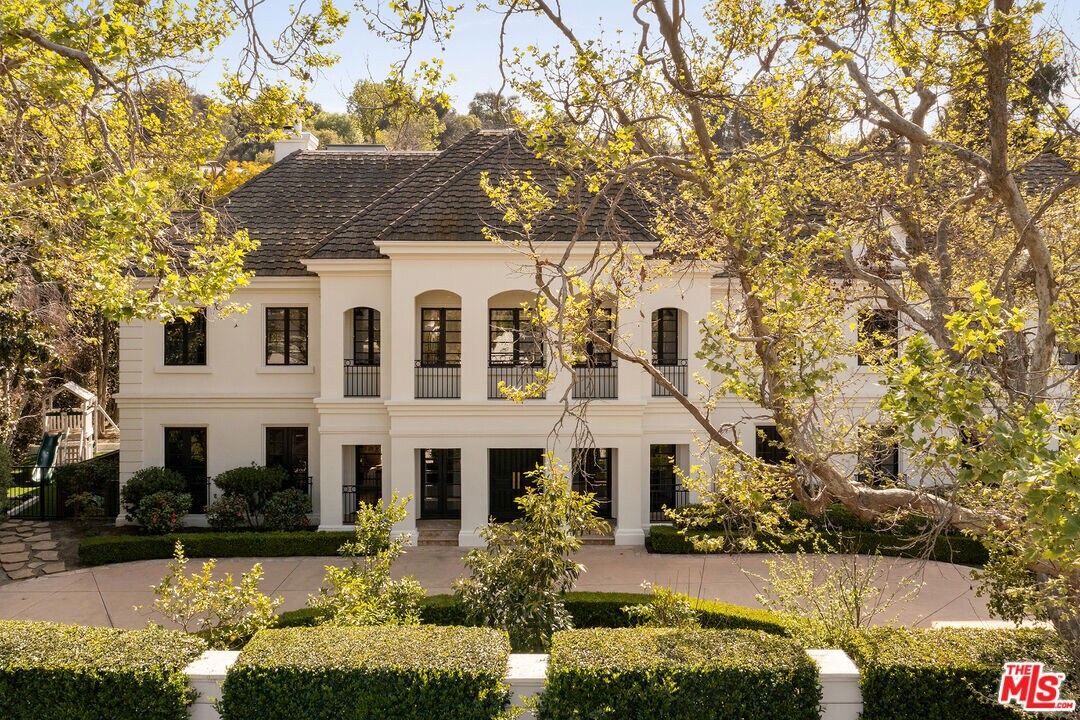Foto principal - 3901 Longridge Ave