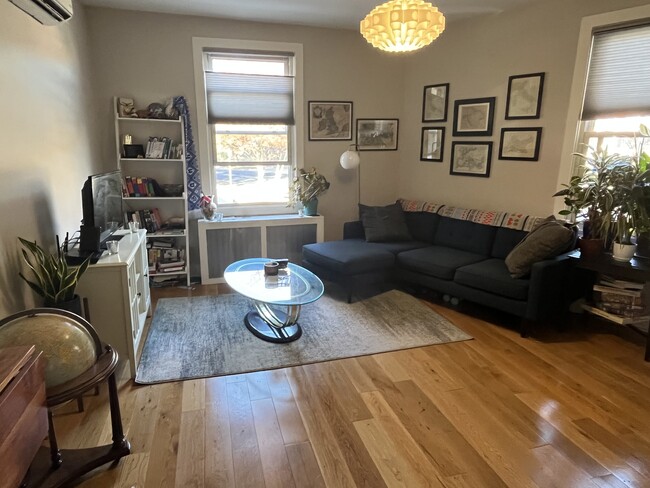 Living room - 640 Buchanan St NW