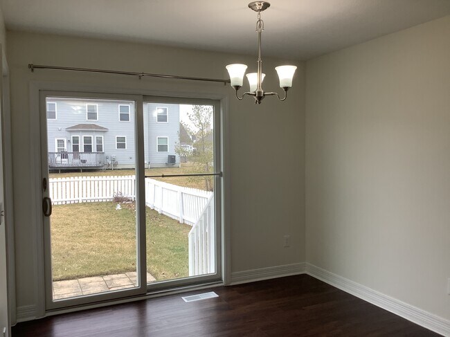 Building Photo - 768 Shellbark St