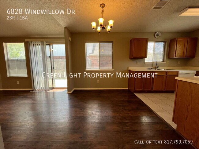 Foto del edificio - 6828 Windwillow Dr