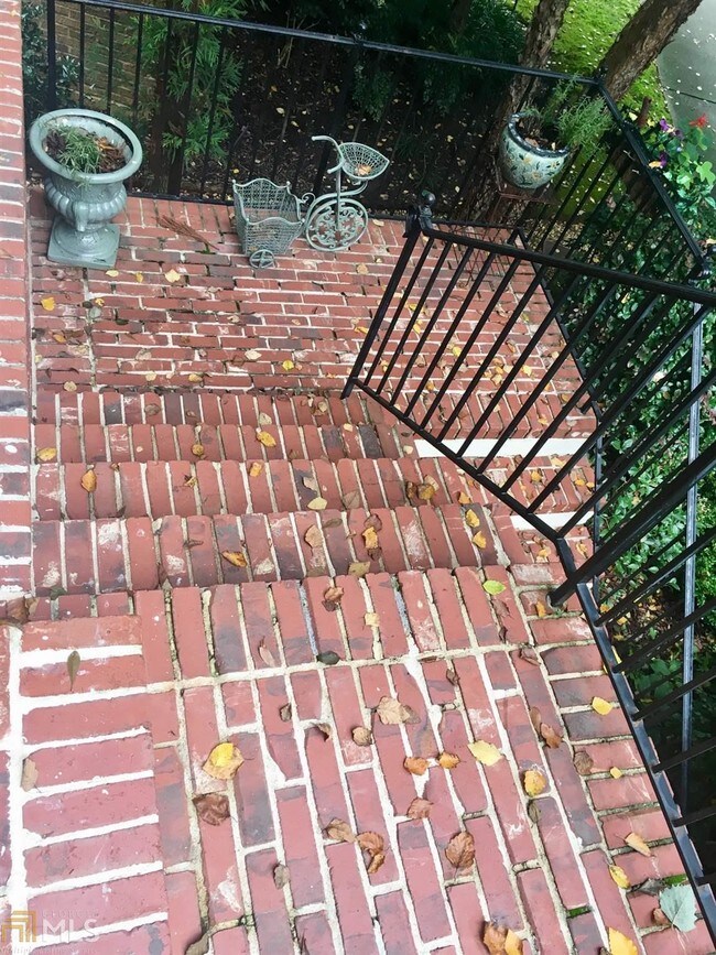Foto del edificio - 1147 Ashton Bluff Dr NE